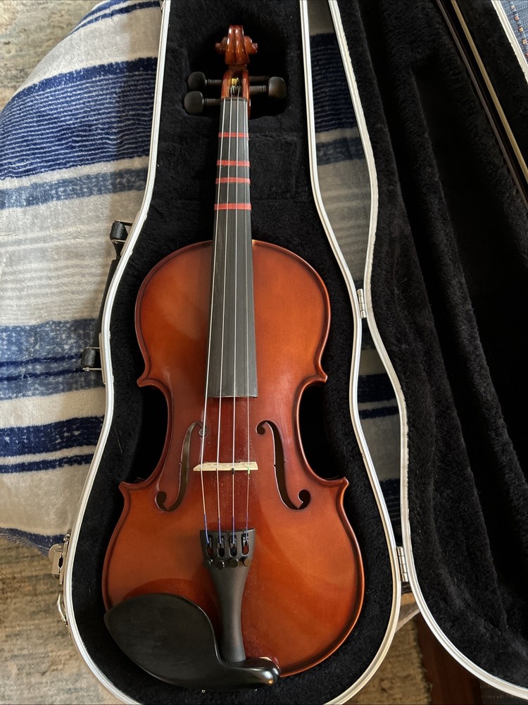 Cheryl & Roth R101E4 4/4 Student Model Violin
