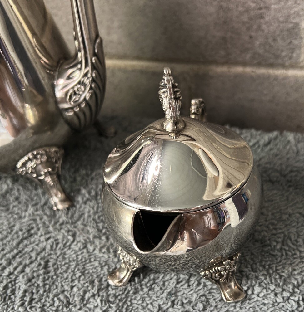 Oneida Silver Plate 2 Piece Teapot + Creamer