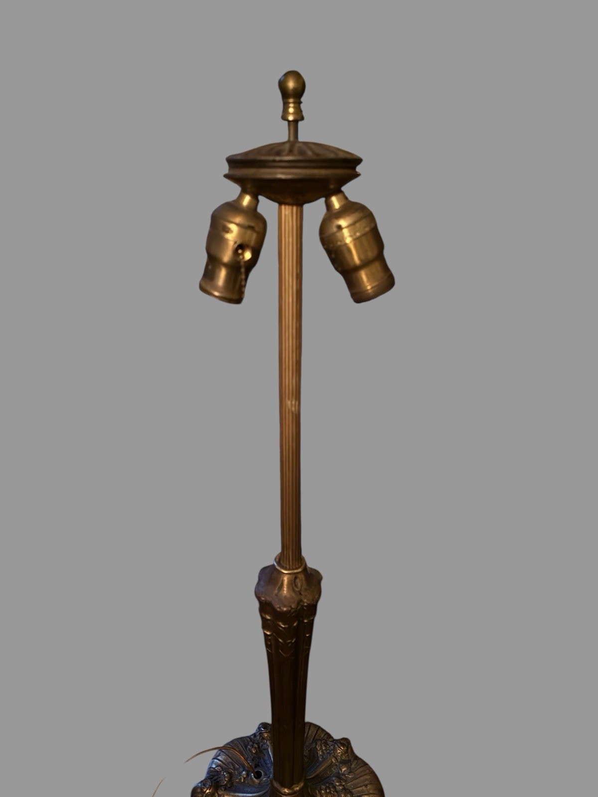 27" Victorian Table Lamp w Multiple Molded Colored Slag Glass Lamp Shade Panels