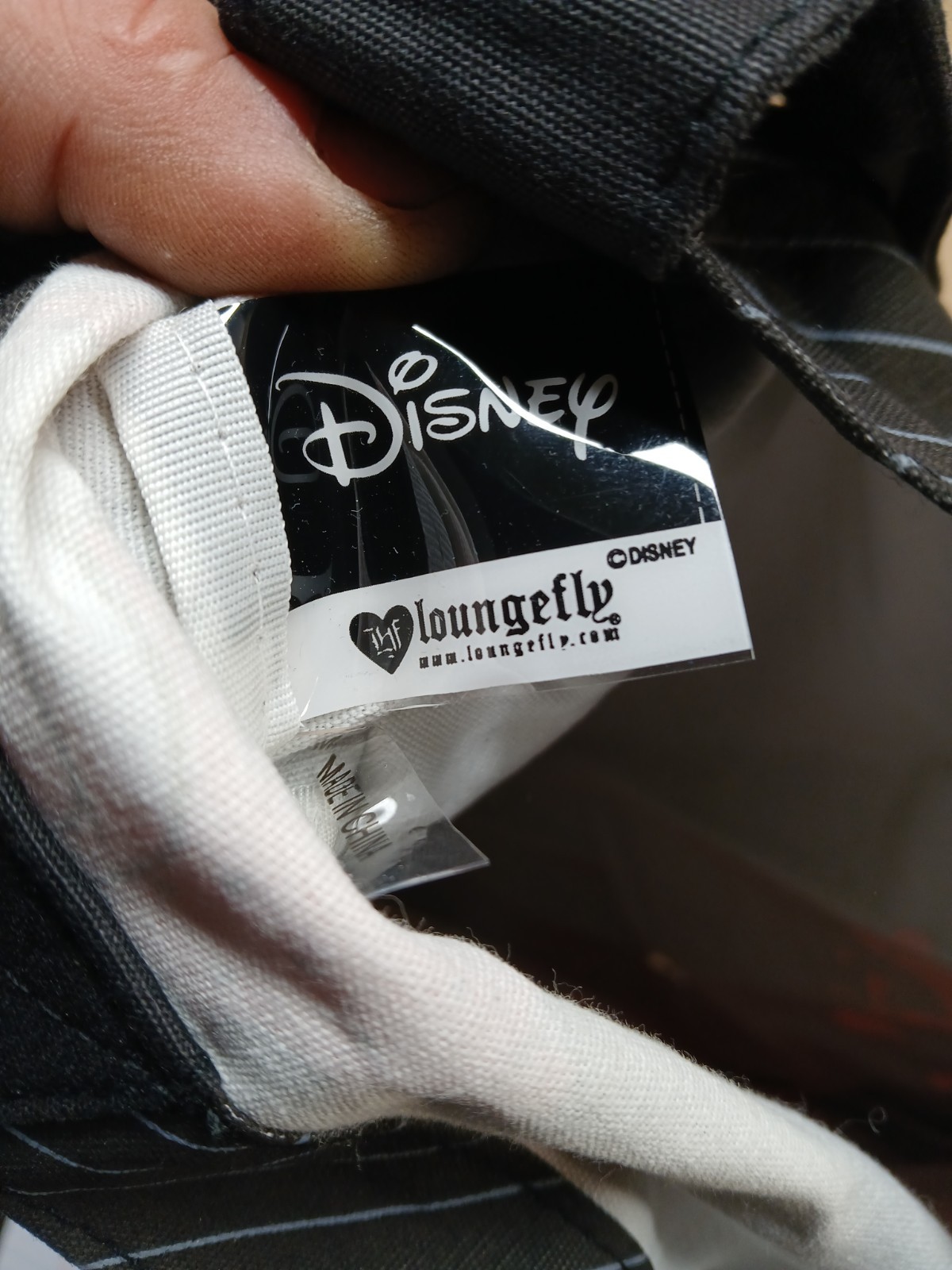 Loungefly Disney Alice in Wonderland Queen Of Hearts Painying The Roses Red