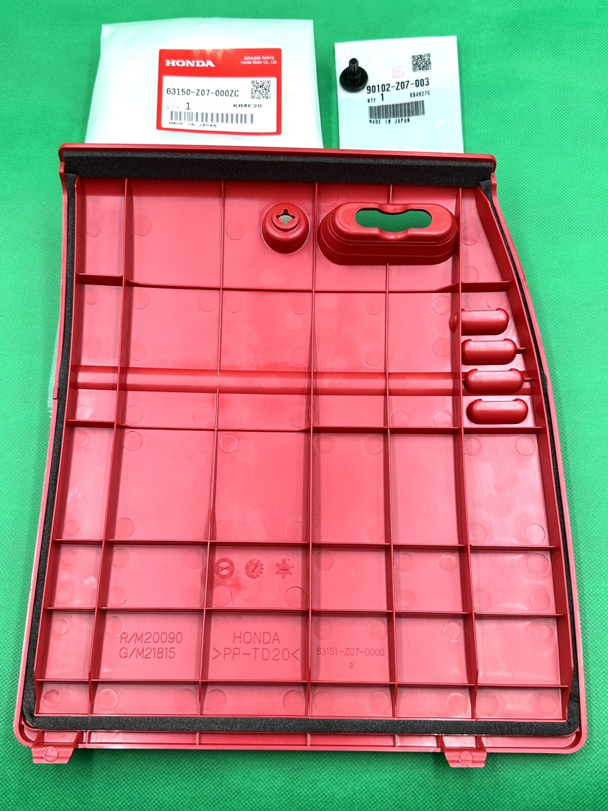 Genuine Honda EU2000i EB2000i Generator Panel Side Cover 63150-Z07-000ZC w Bolt