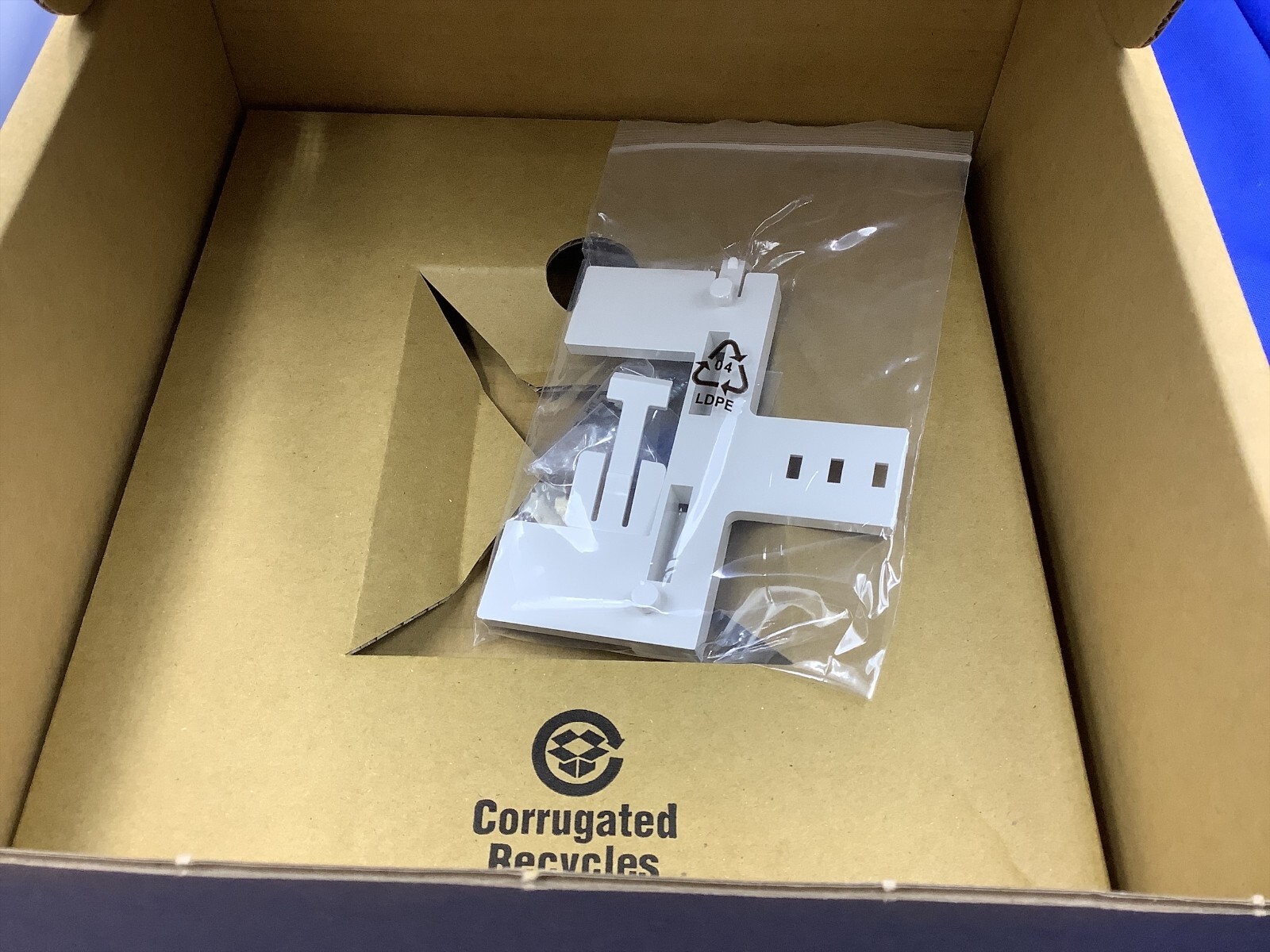 901-R750-US00 RUCKUS R750 Wi-Fi 6 4x4:4 Indoor Access Point