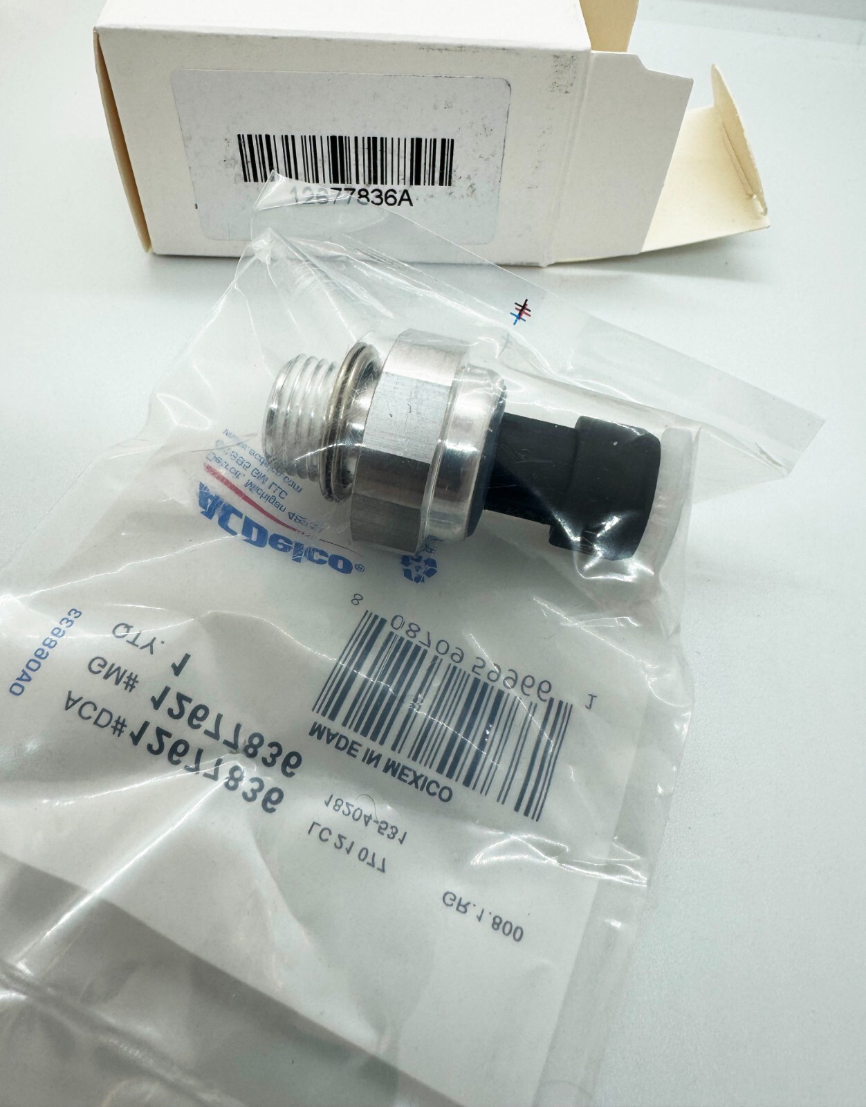 OEM 12677836 Oil Pressure Sensor D1846A Original Equipment for Chevrolet Buick