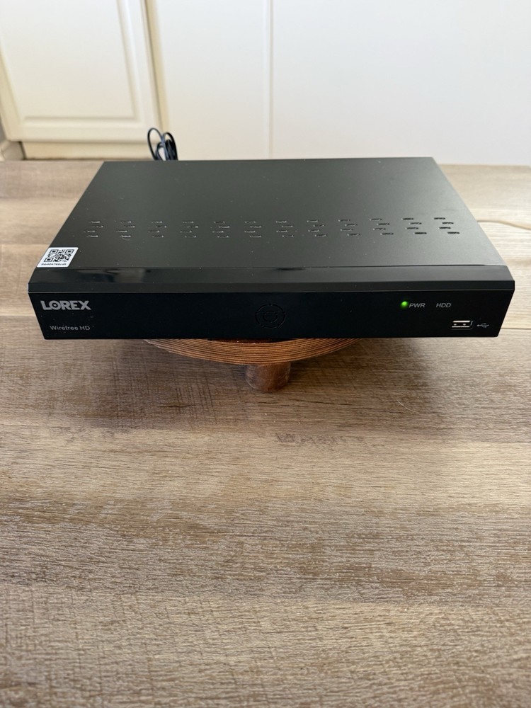 Lorex 1080P Wireless DVR (LH0904-D)-BLACK