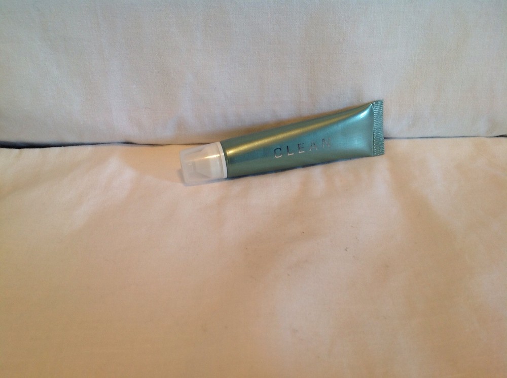 Clean Disappearing Trick Cuticle Remover - RARE