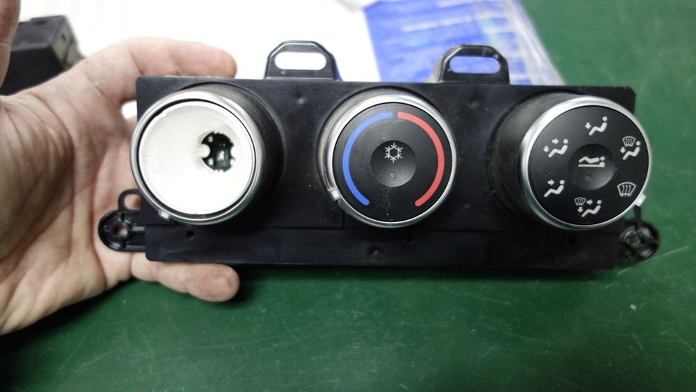 Freightliner Cascadia Heater Control Module P/N A22-73671-003