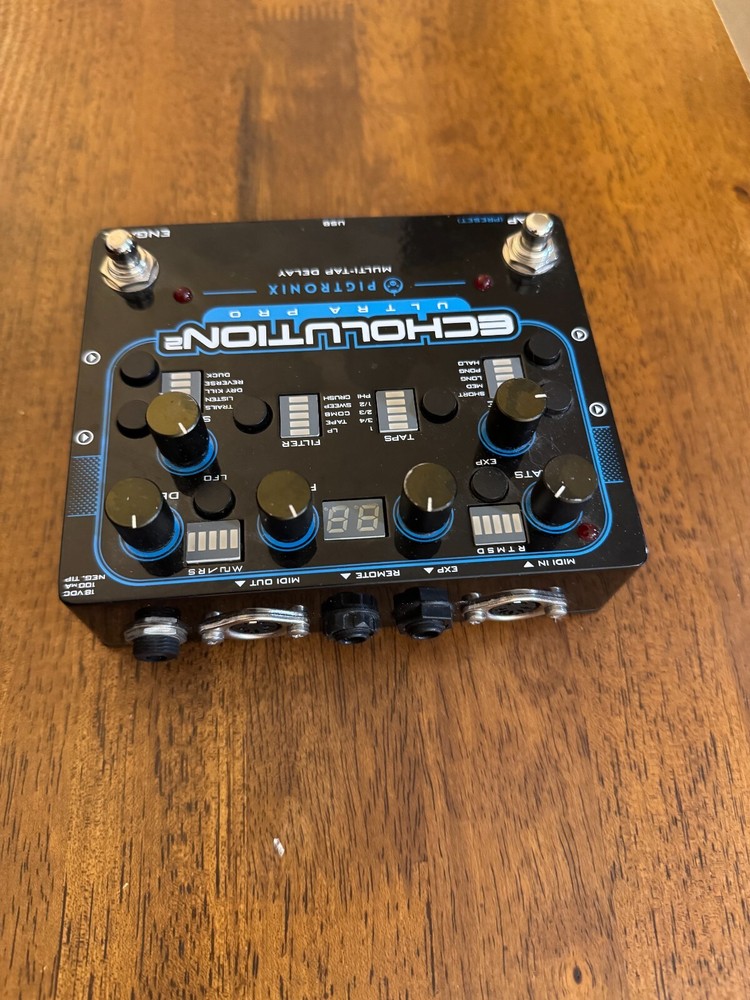 Pigtronix Echolution2 Ultra Pro Multi-Tap Delay Guitar Effect Pedal & Remote