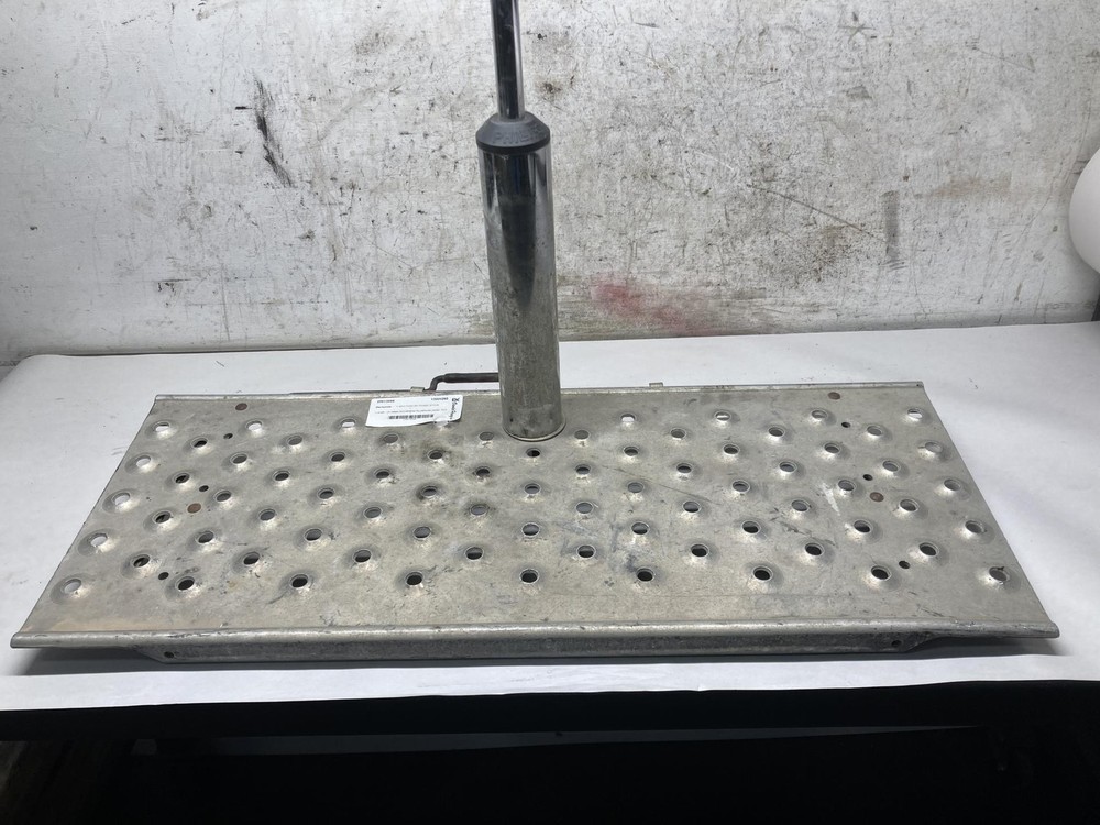 Freightliner CORONADO 14 x 33.5 Deckplate - Used