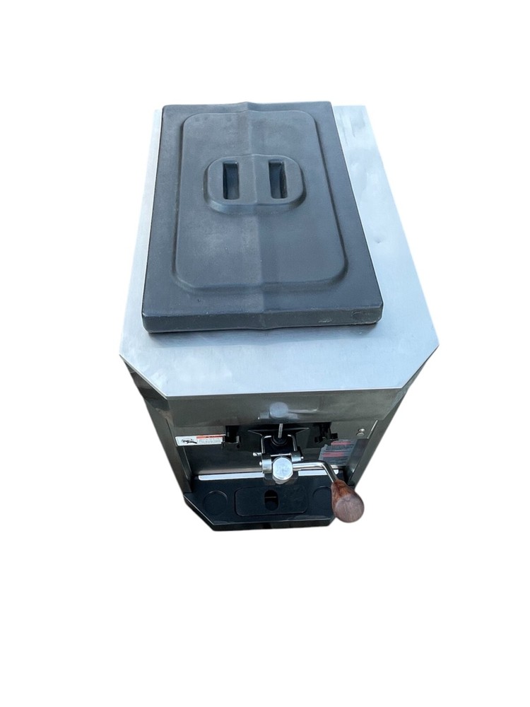 ELECTRO FREEZE CS700 Gravity-Fed Shake Freezer Countertop