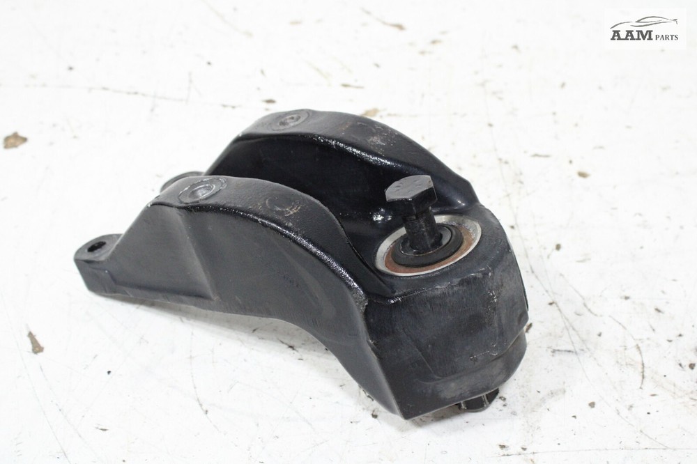 2018-2024 FREIGHTLINER CASCADIA FRONT RIGHT SIDE SPRING SHACKLE BRACKET OEM