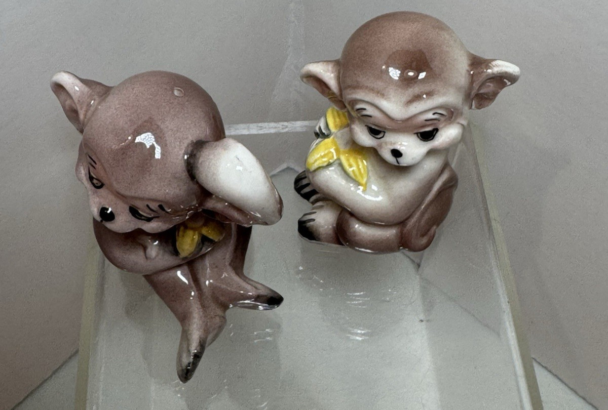 Vintage Monkey Salt and Pepper Shakers JAPAN Eating Bananas 1950s Kitsch Kitchen