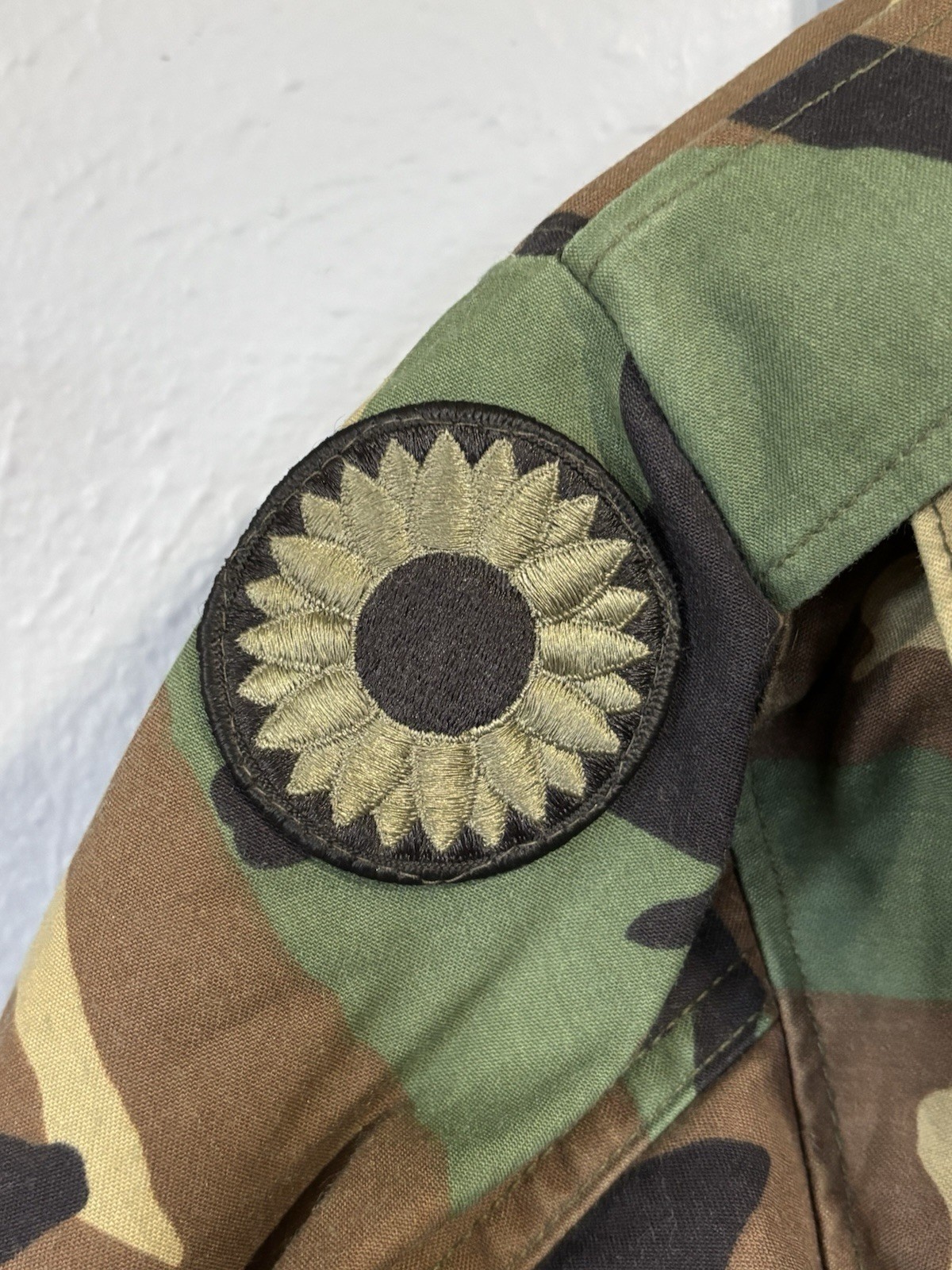 Vntg US Army M65 Field Jacket Mens Medium Short Woodland Camo Cold Weather 90's