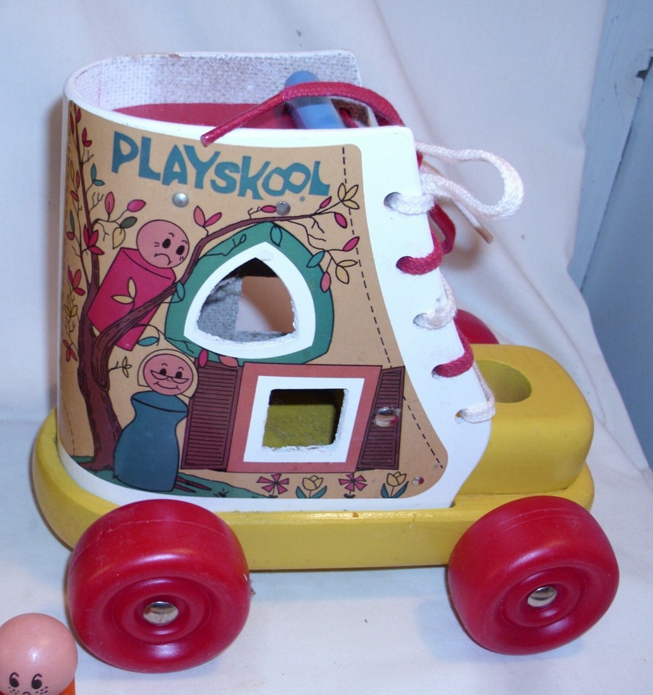 PLAYSKOOL LACING BOOT PULL TOY IN WOOD 1960s BOXED SHARP