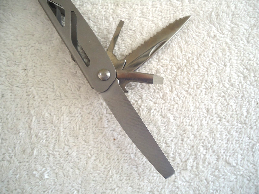 Used ? Ozark Trail Multi Tool In Case " Great Gift Item "