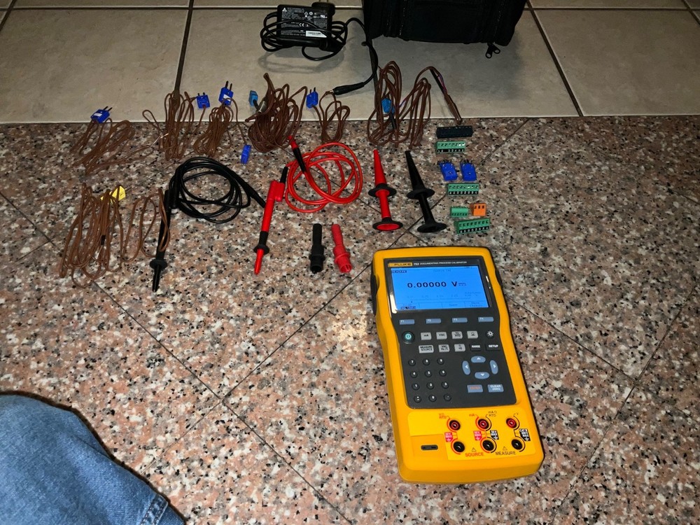 Fluke 753 Multifunction Documenting Process Calibrator