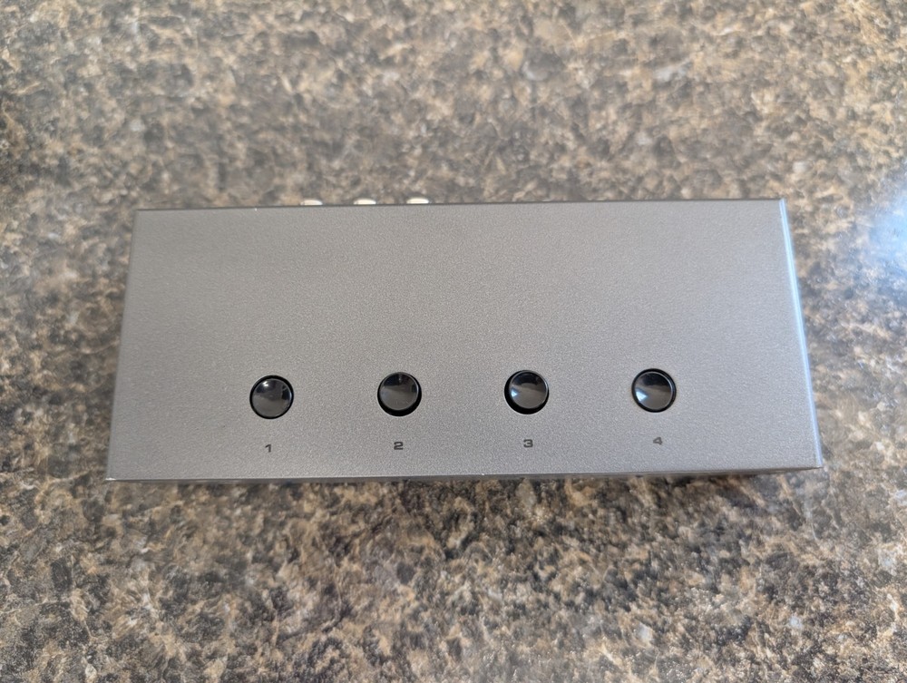 Gefen 4X4 Component Matrix Over Cat-5R Receiver with IR Extension