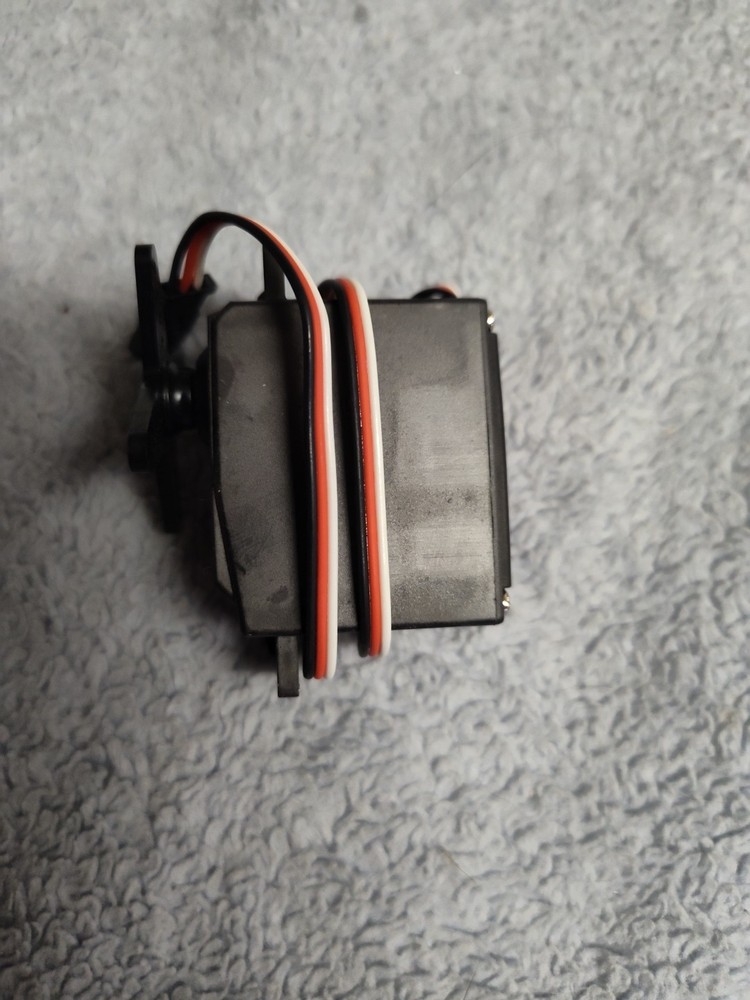 Futaba S3004 Servo