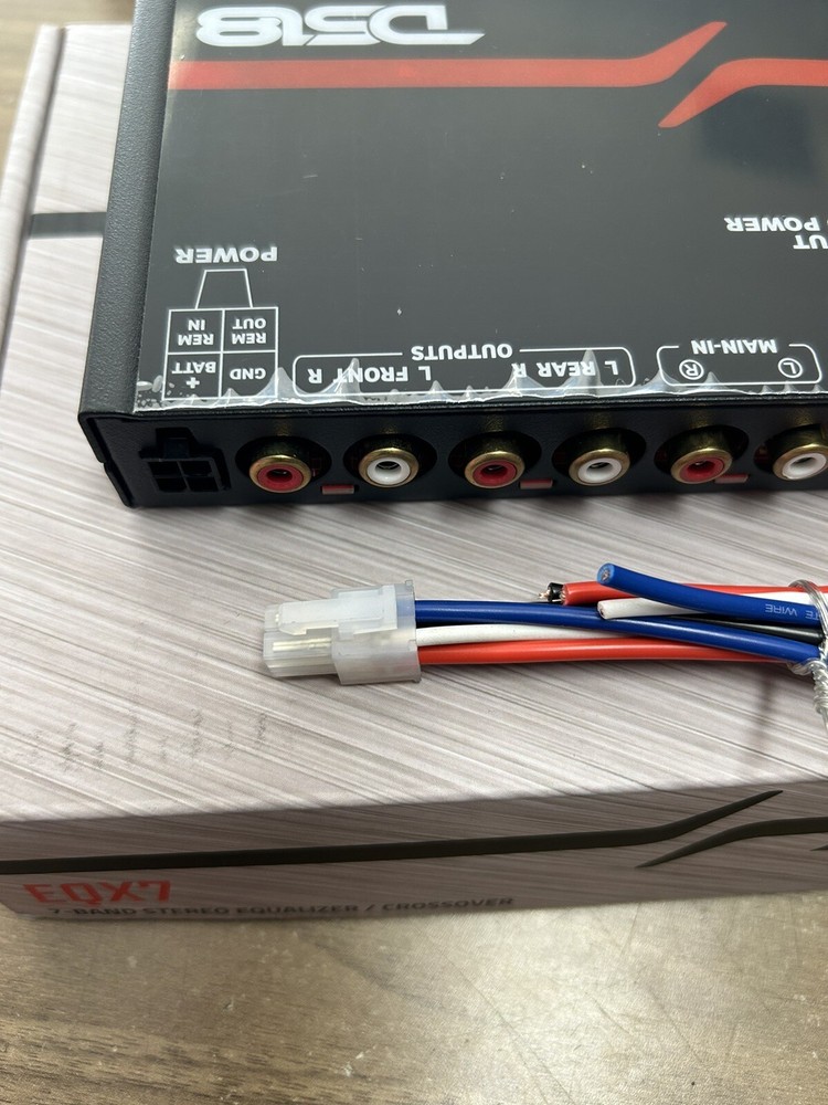 DS18 EQX7 4 Pin Power Plug