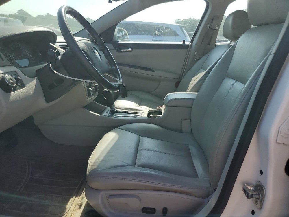 IMPALA 2006 Glove Box 4833517