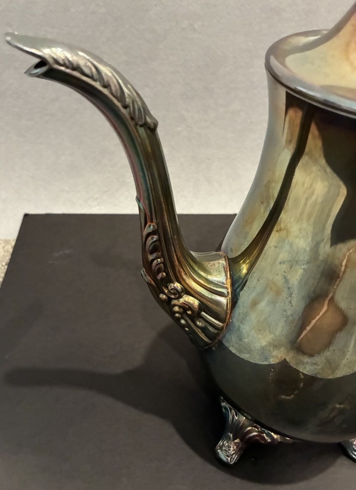 Vintage Oneida Footed Silver Plated Tea Pot/Coffee Pot 11”