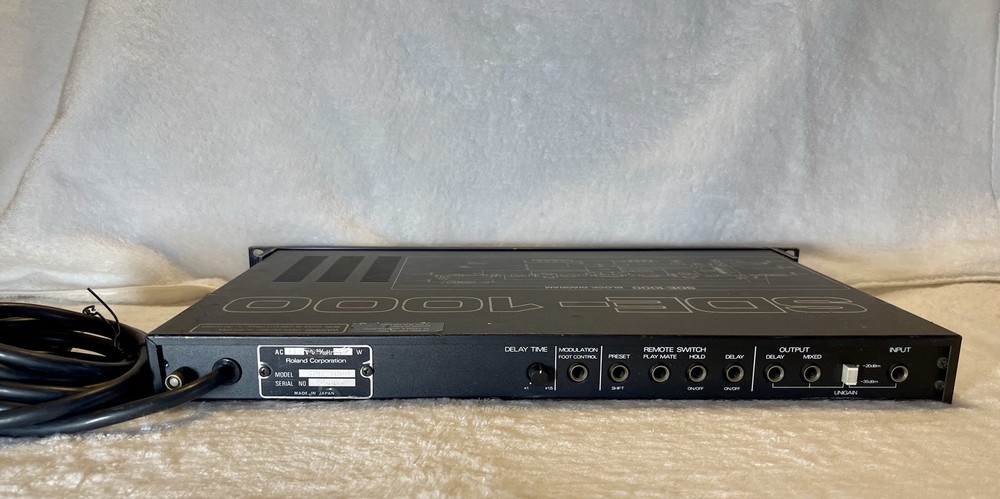 Roland SDE-1000 Digital Delay Effects Processor With Tap Pedal