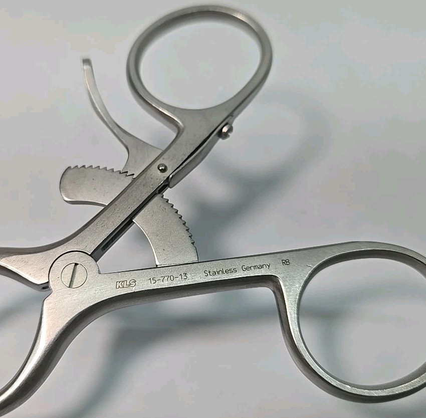 KLS 15-770-13 Adson Spreader Retractor, 4x3, Sharp, 5.5" Length