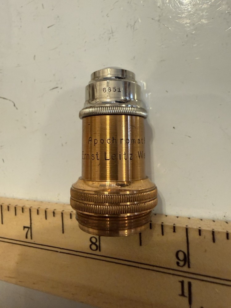 Ernst Leitz Wetzlar Apochromat 8mm Microscope Objective w/ Brass Case c.1915