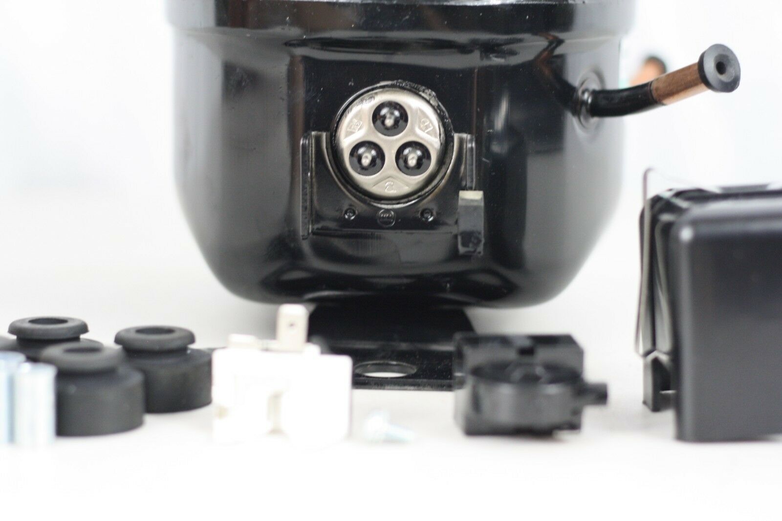 SIKELAN ADW57T6 REFRIGERATION COMPRESSOR 1/4 HP 546BTU 110-120V R134A 50-60HZ