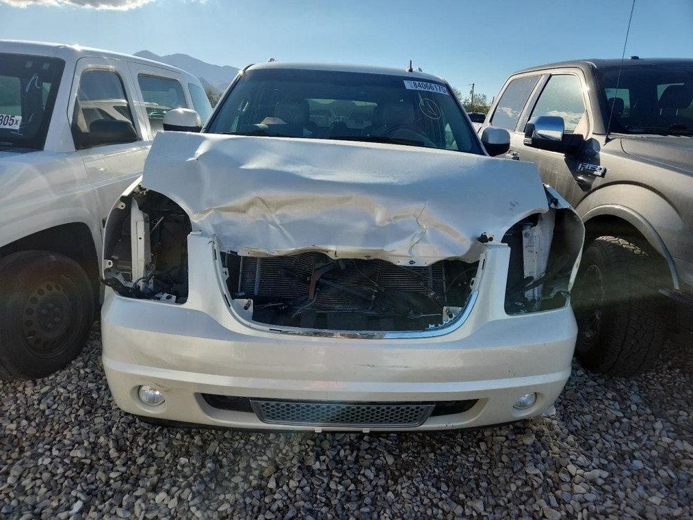 Driver Left Front Spindle/Knuckle Fits 07-14 ESCALADE 2521951