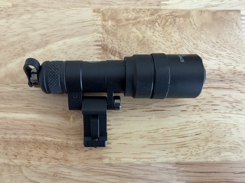 Replica SF M340 Weapon Mounted Light + Hot Button Switch