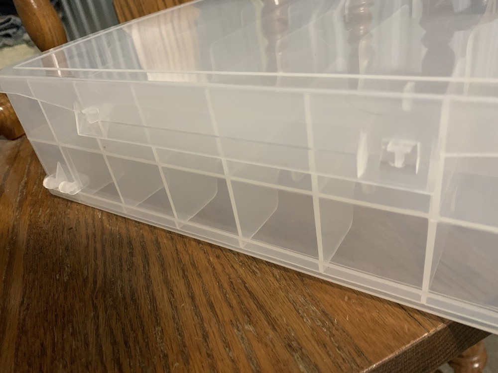 Double Sided Adjustable in Size Plastic Display Box