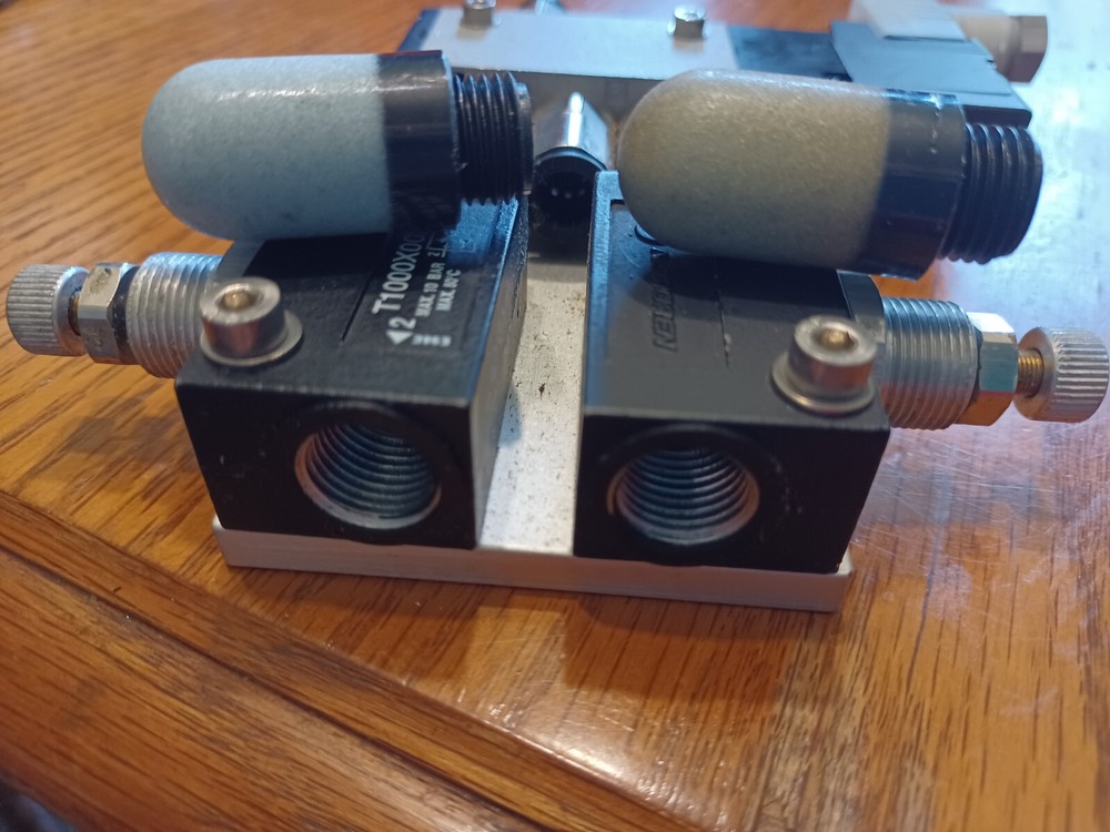 Flow Control Assembly - Including Norgren T1000X0020 x2