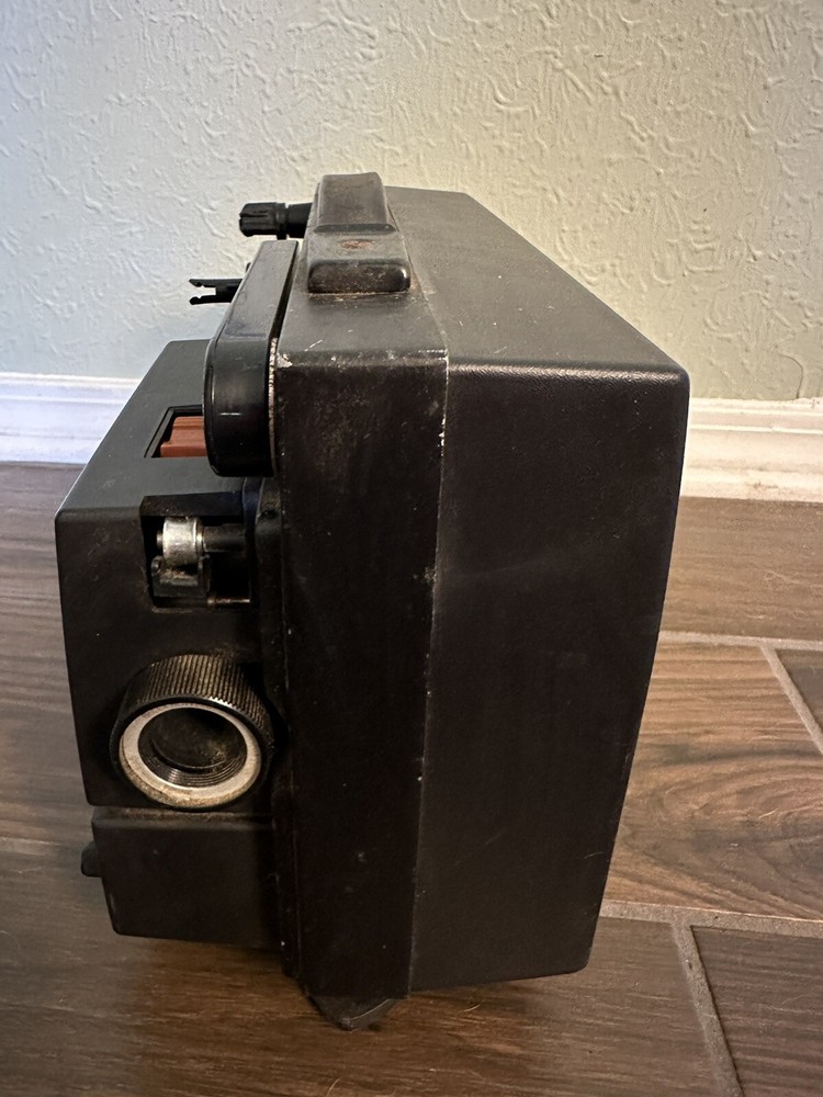 Bell & Howell 10MS 8mm Dual Super Variable Speed Black Projector Untested