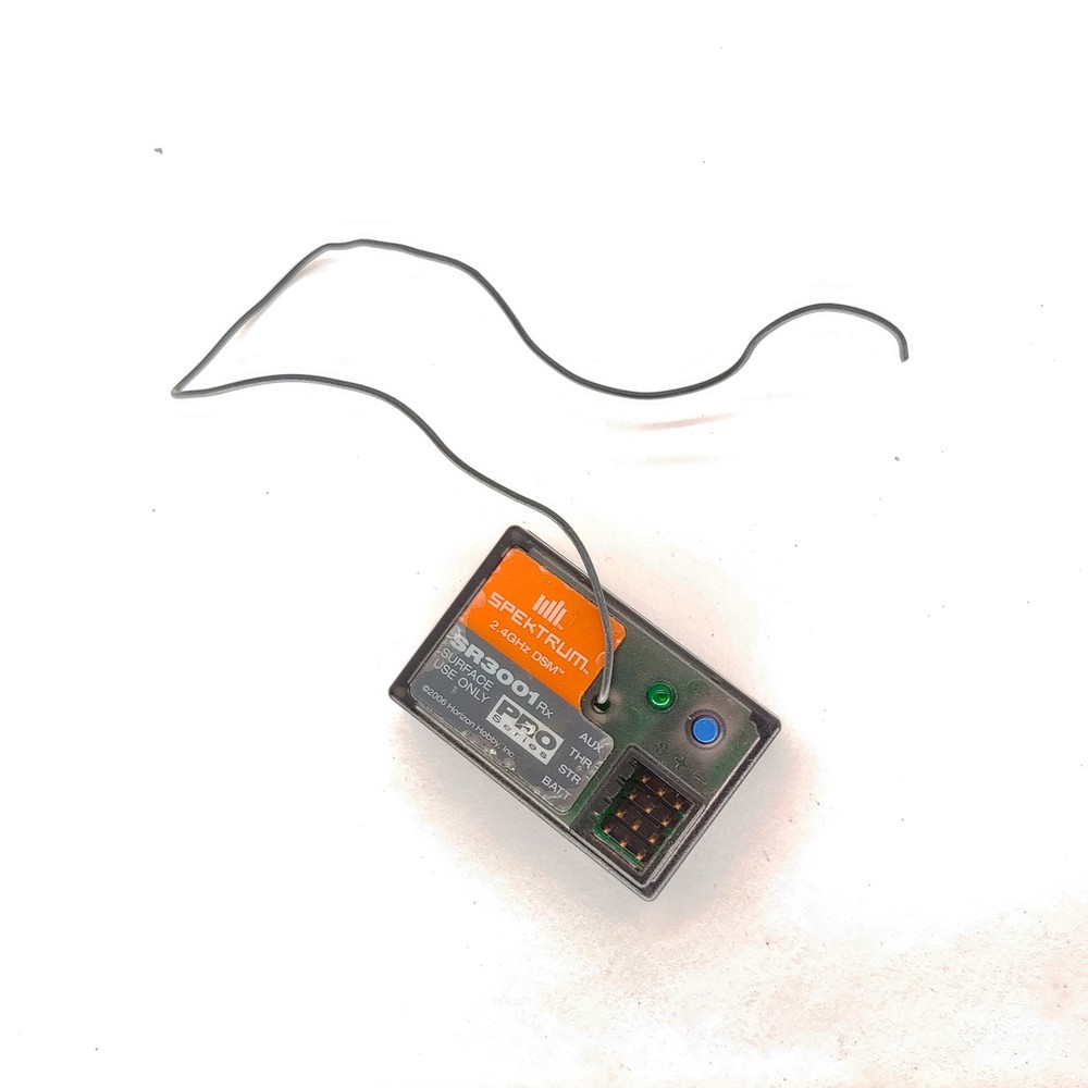 SR3001 DSM 3-Channel Pro Series Receiver: Surface