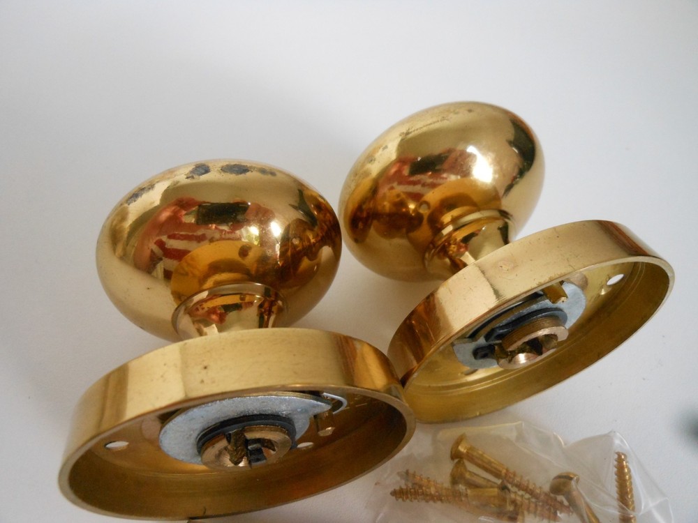 Set of BEL brass door knobs for one door
