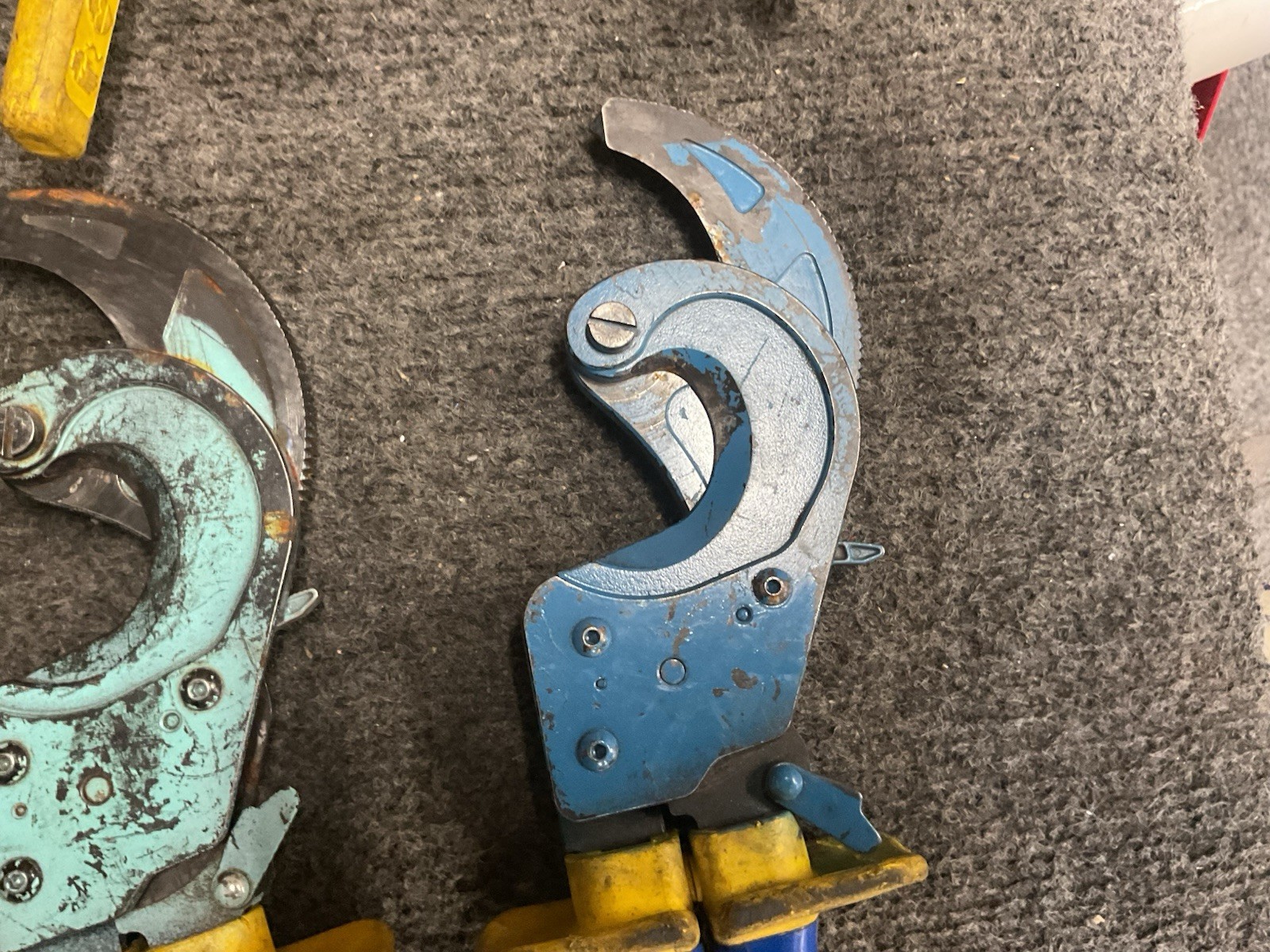 Lot of 3 Klein Tools Ratcheting Cable Cutters 63607 Moving Blade Klein