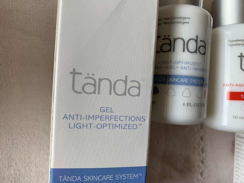 Tanda Skin Acne Clearing Device Clear+ Acne Light Therapy Complete Kit