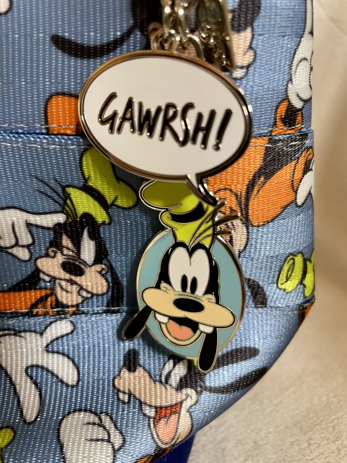 Harveys Disney Goofy - Streamline Baguette, Dust Bag, Shopper Tote & Coin Purse