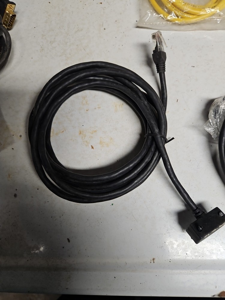 Schneider Electric CABLE LOT