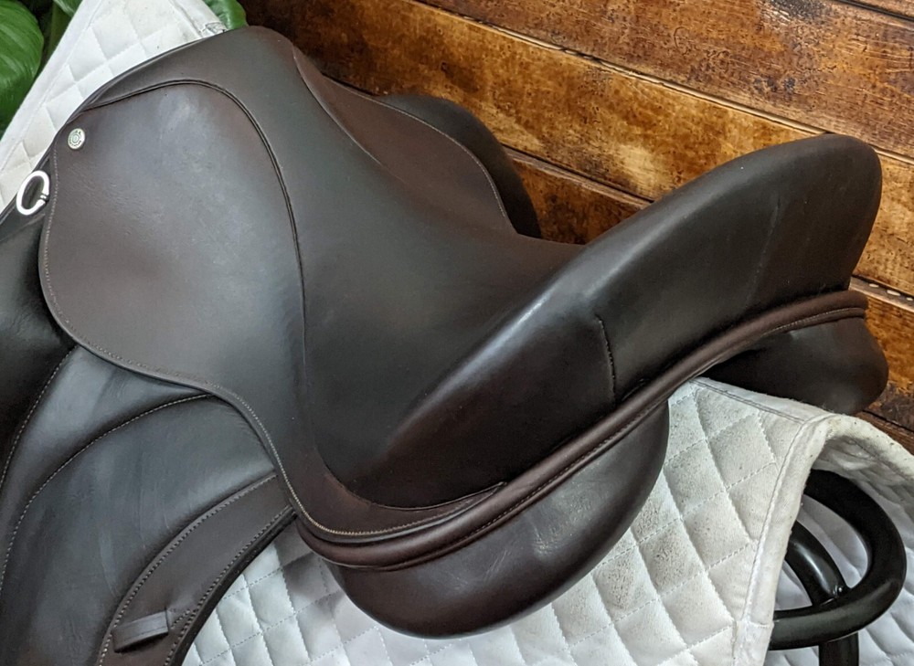 18" Stackhouse Dressage (2014) *Full Buffalo Leather*