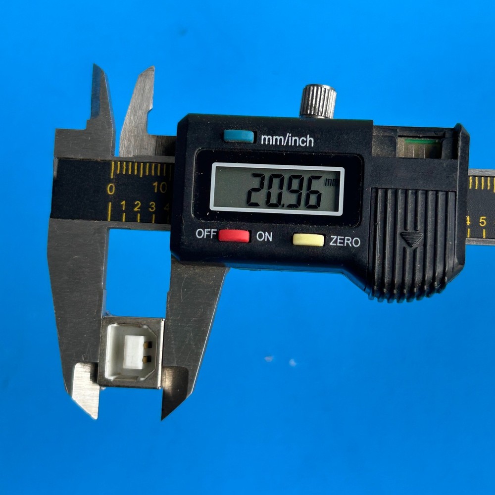 [FRS] Native Instruments MASCHINE MKI Used Part: USB Input/Output Socket