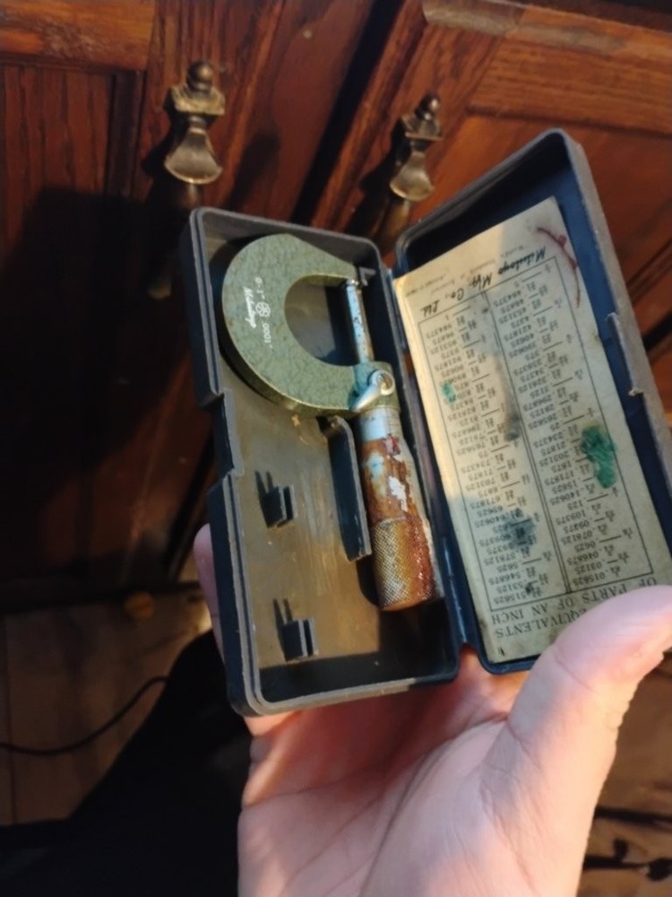 Mitutoyo 0-1 Inch Micrometer with Case