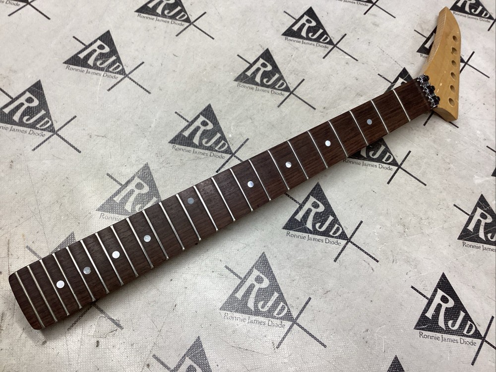 80's Electric Guitar Neck Locking Flame Maple Robin Style