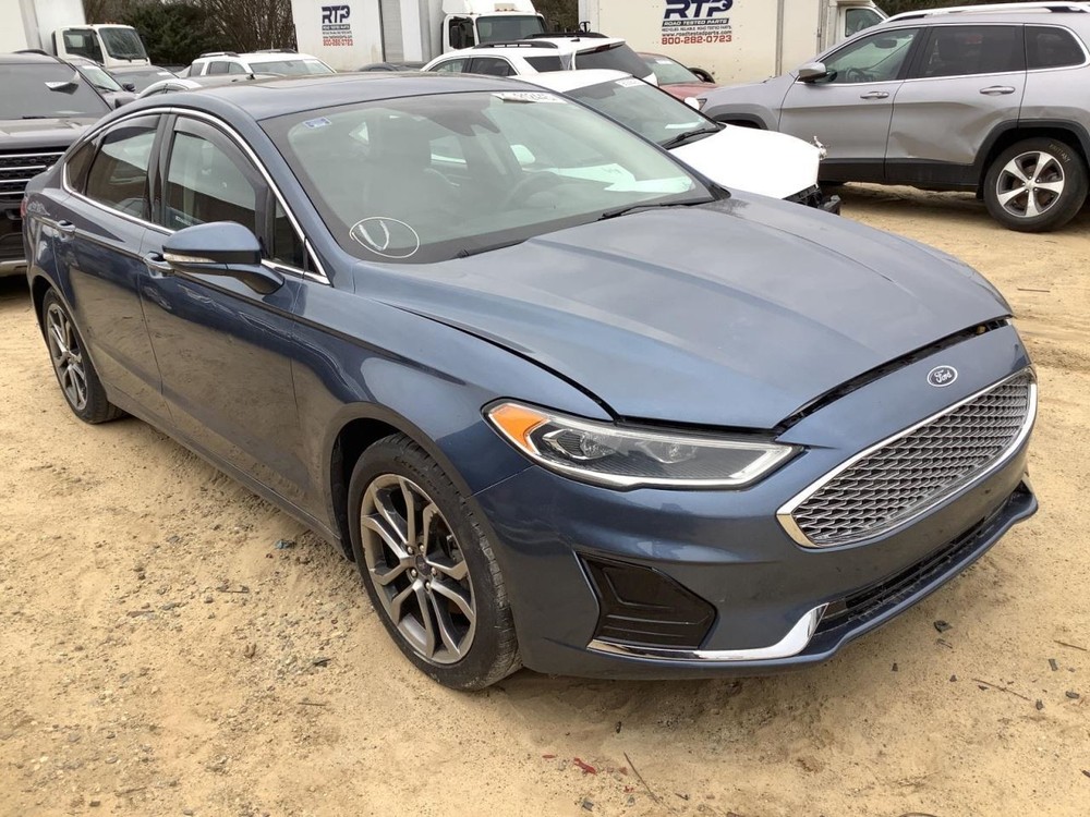 FUSION 2019 Glove Box 4937195