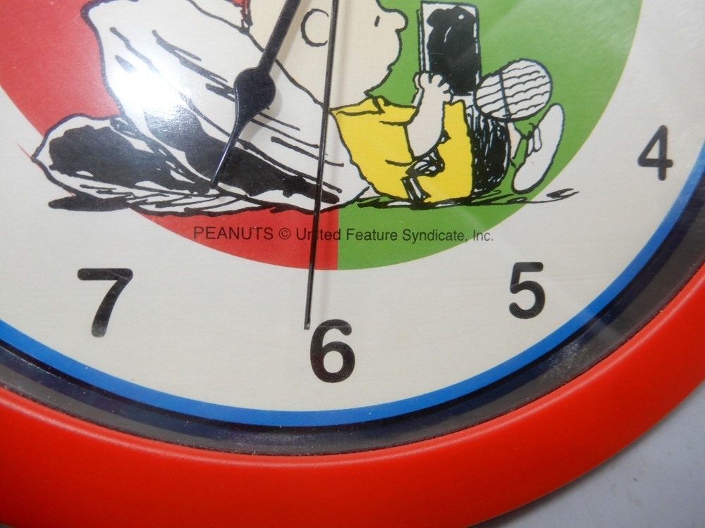 PEANUTS Snoopy 11" Wall Clock WORKING