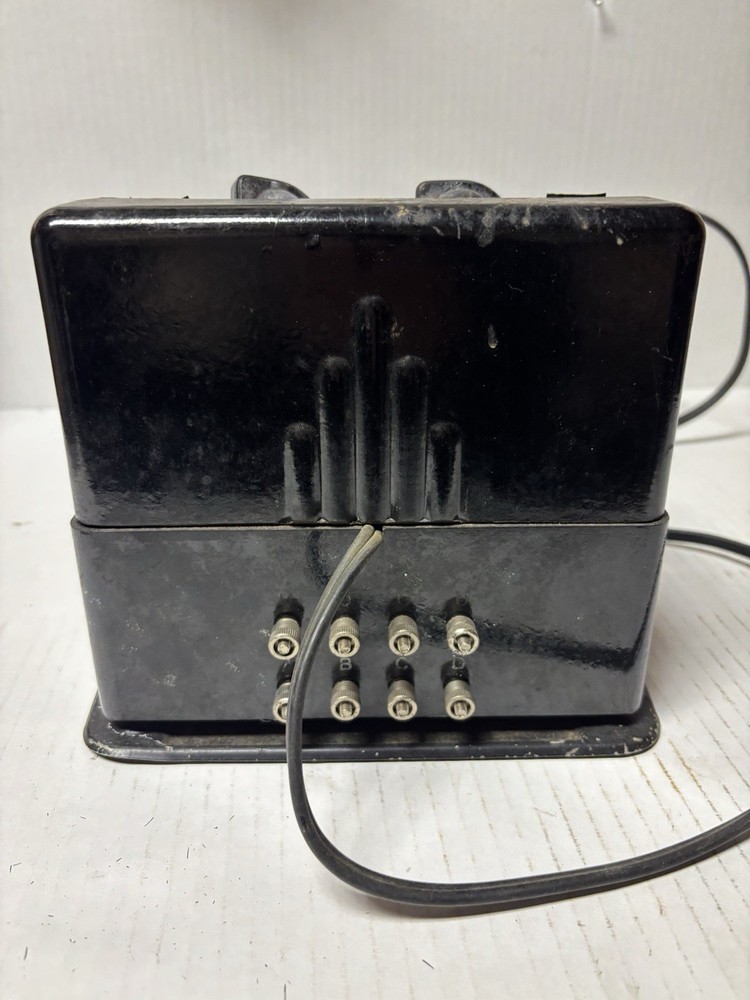 LIONEL-TYPE V-150 WATT-TRAINMASTER TRANSFORMER