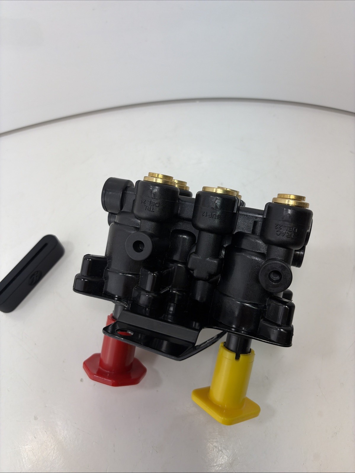 For Volvo VNL Dash Valve Dual Park Brake With 5 Ports 24340522 21315044 K035691