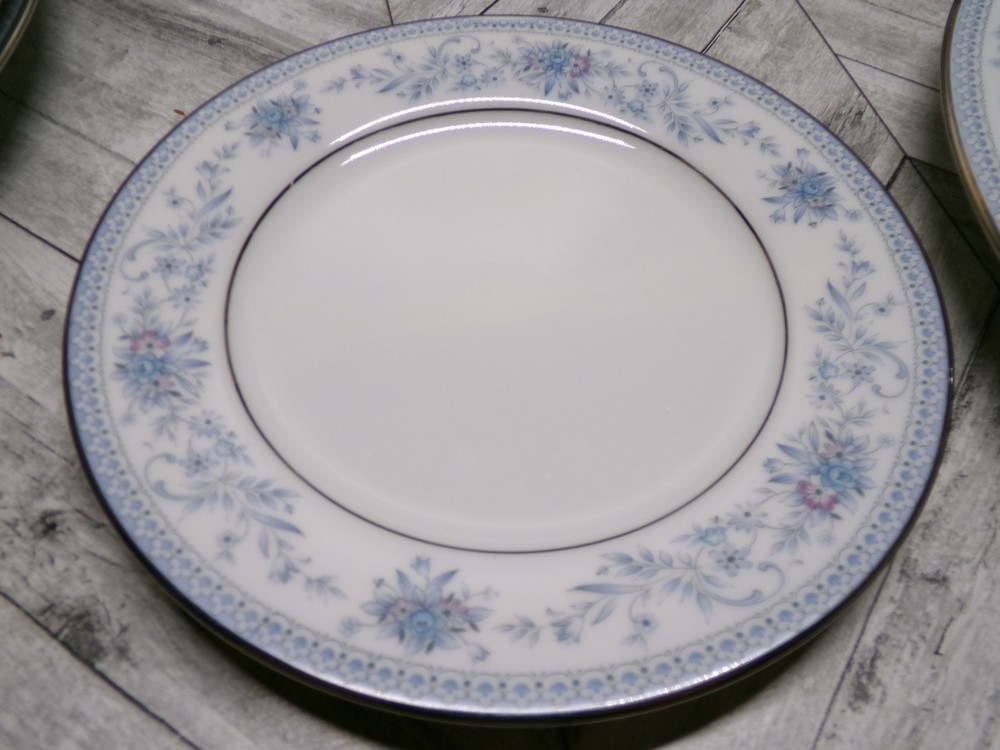 7 Piece Noritake Blue Hill 2482 Table Setting