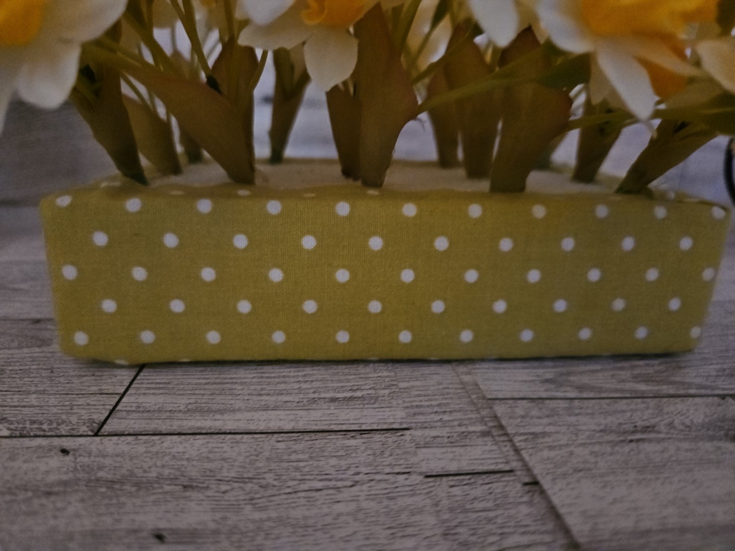 Byers Choice Caroler Signed Lady 15" Tall Daffodils Metal Cart Spring Easter