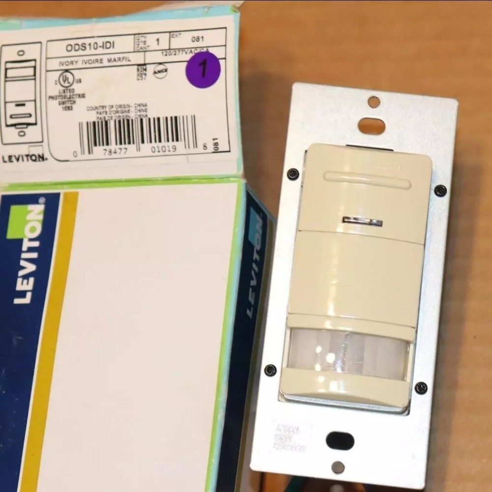 Leviton ODS10-IDI Designer Occupancy Sensor Wall Switch - Ivory